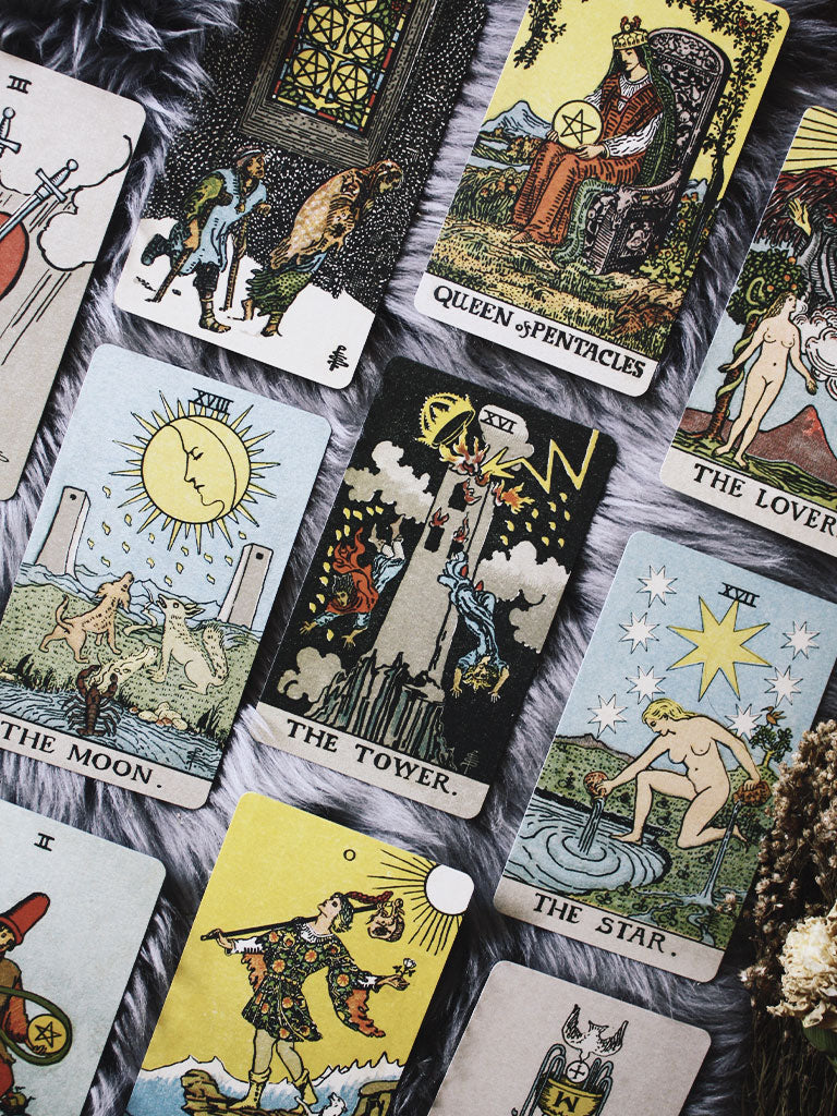 Review and Deck Interview with the Borderless Smith-Waite Tarot ⋆ Angelorum